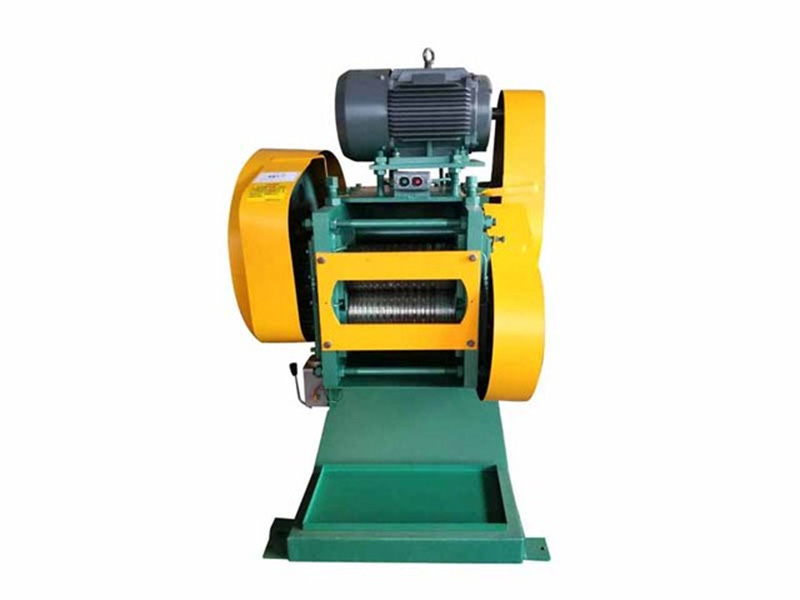 Machine à pointe rotative