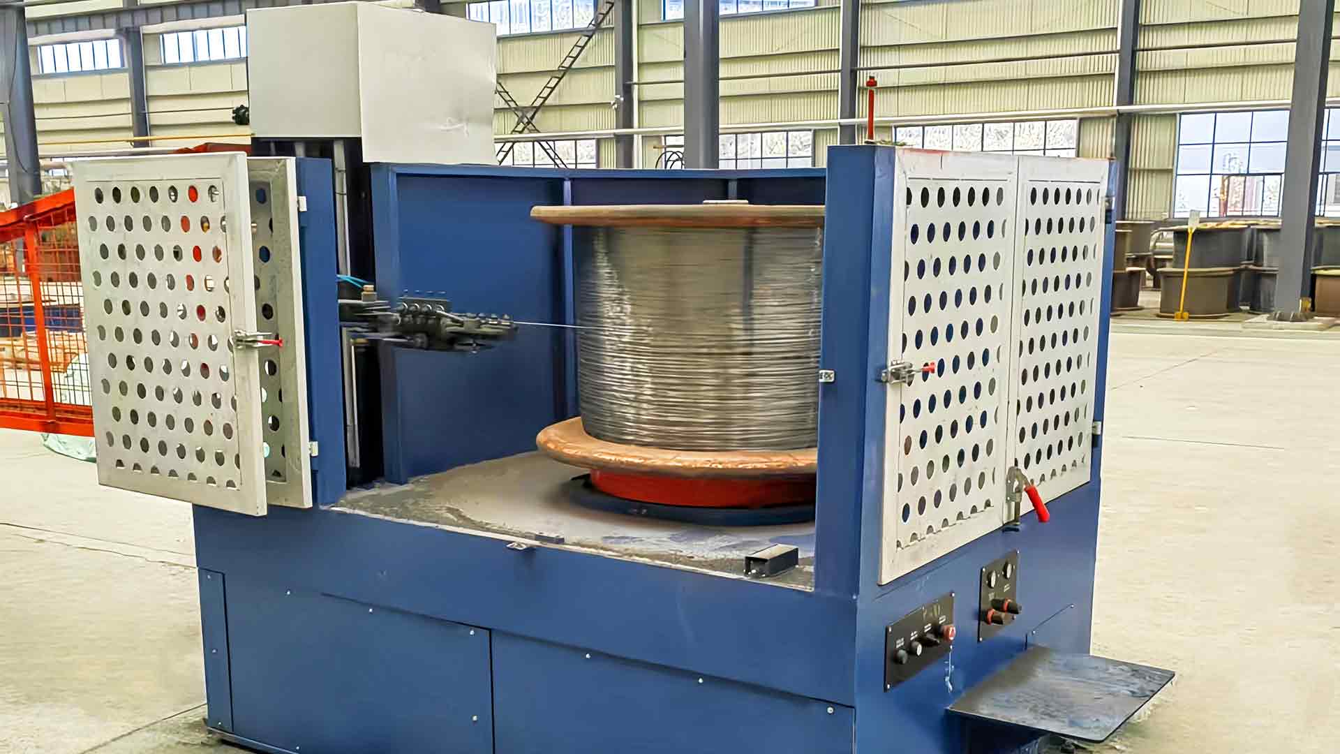 Du fil de cuivre au faisceau de câbles automobiles: applications multiples de la machine à accéder à un fil