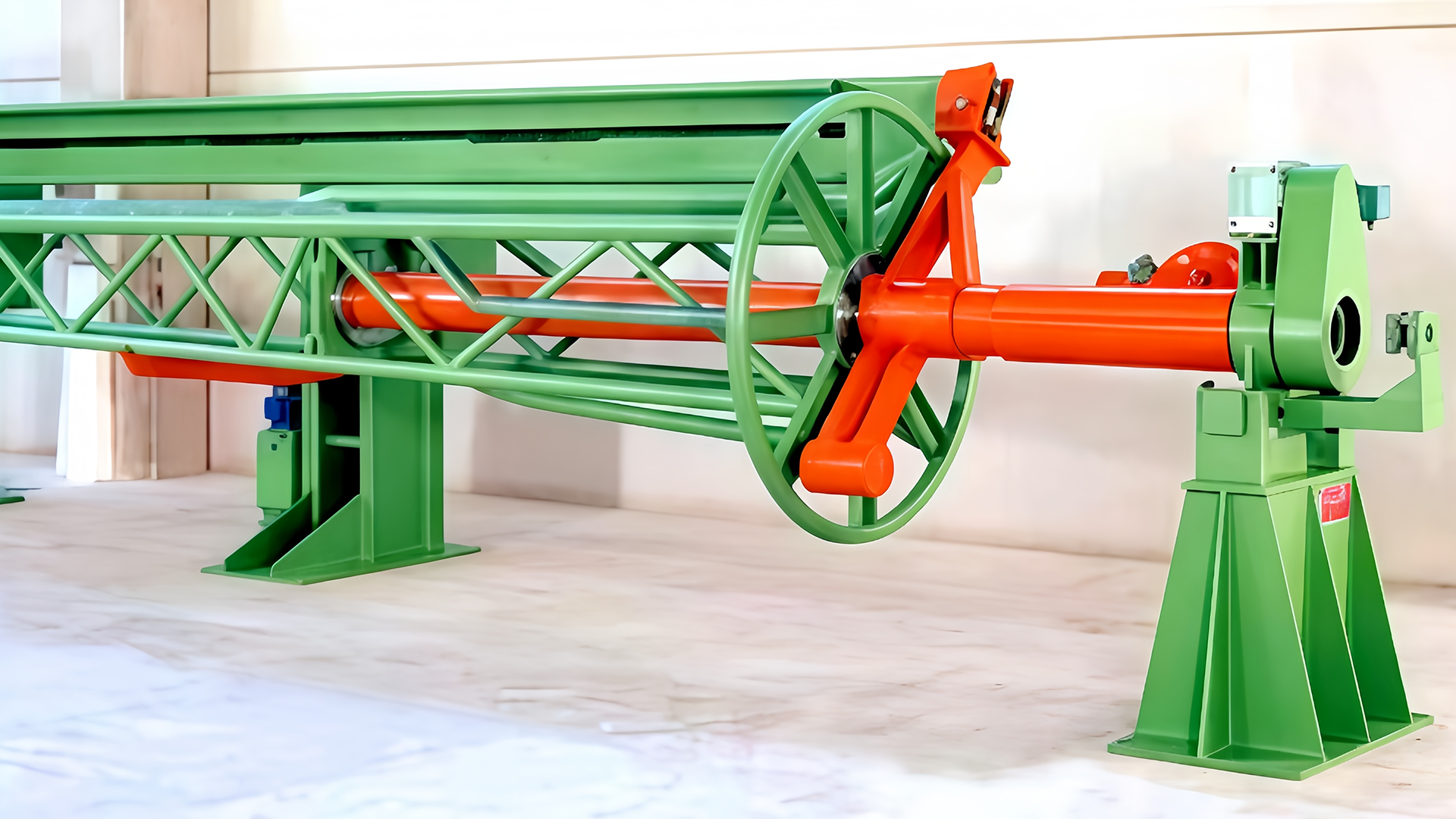 Comment la machine à dérouler le fil peut-elle s'adapter aux grandes bobines ou bobines tout en minimisant le temps d'installation et les exigences de main d'œuvre ?